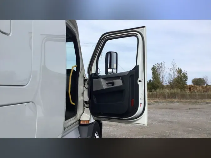 2022 Freightliner Cascadia 126