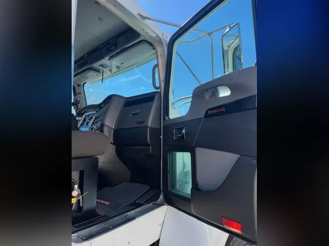 2015 Kenworth T44073019c4511ebb77af90169c503a01c57