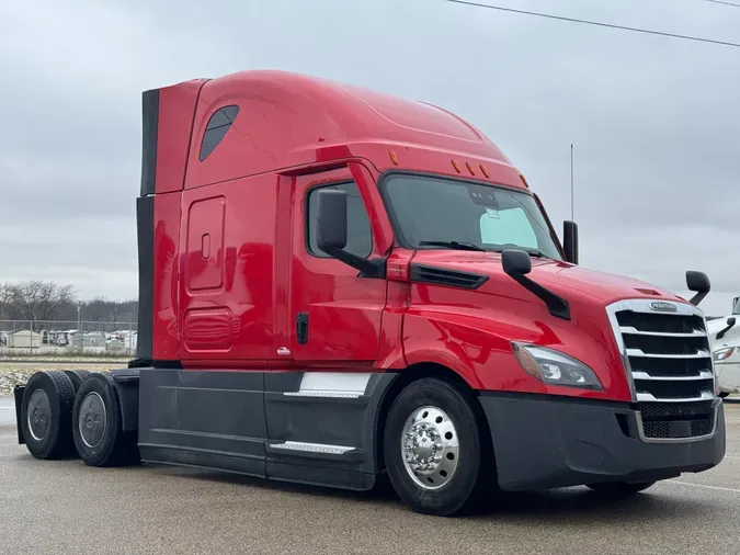 2021 FREIGHTLINER Cascadia 126