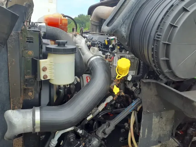 2019 NAVISTAR INTERNATIONAL RH613 DAYCAB S/A