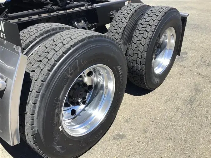 2022 KENWORTH T680
