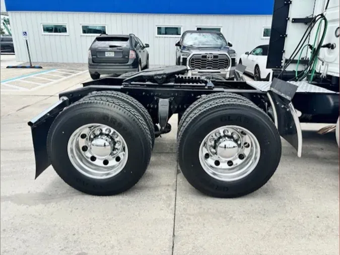 2024 Freightliner Cascadia 126