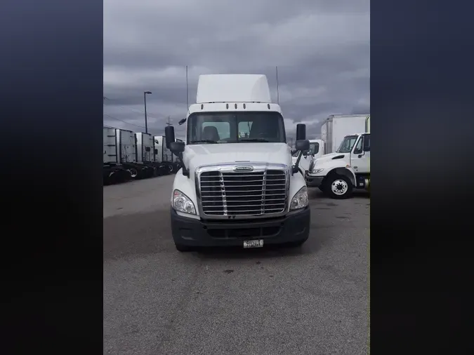 2018 FREIGHTLINER/MERCEDES CASCADIA 125