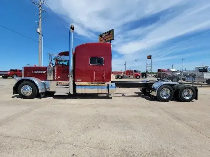 2022 Peterbilt 389