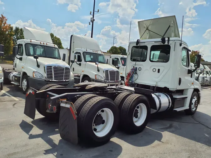 1999 FREIGHTLINER/MERCEDES FLD11264SD