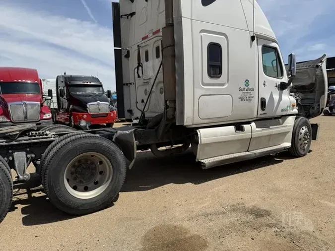 2011 FREIGHTLINER CASCADIA 125