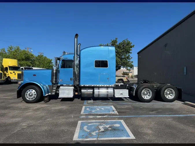 2020 Peterbilt 389