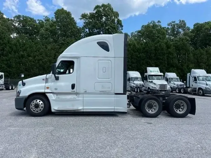 2019 Freightliner X12564ST