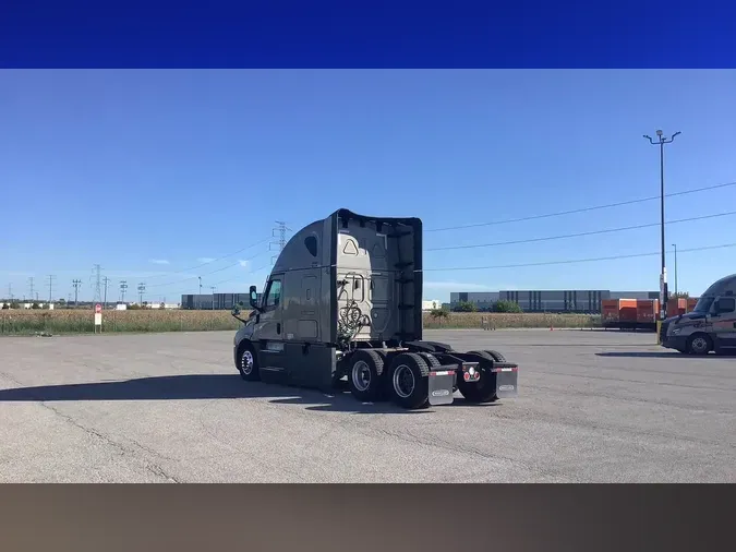 2025 Freightliner Cascadia 12673180455a99b17d2cf39e31177351fa4