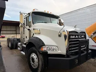 2013 MACK GRANITE GU813