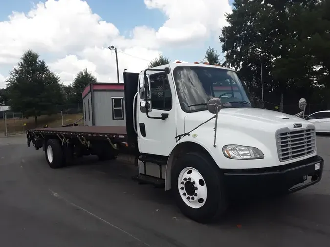 2016 FREIGHTLINER M2 106