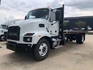 2022 MACK MD74