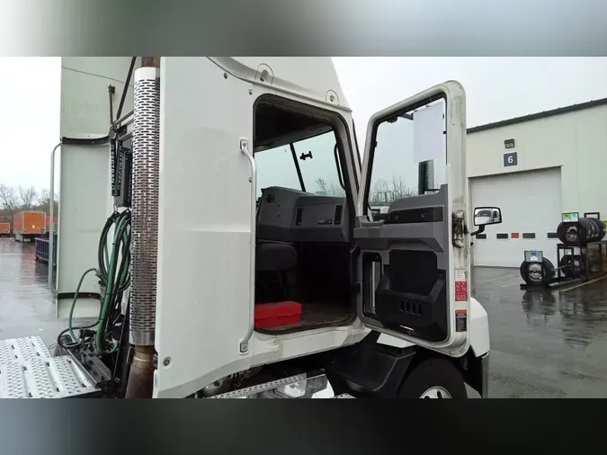 2020 Mack Anthem7327795bcc75dbac807bb65c4b303374