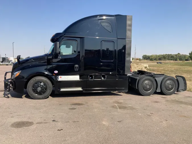 2022 Freightliner New Cascadia