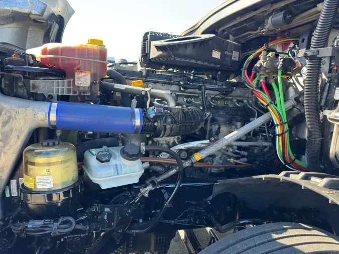 2022 FREIGHTLINER Cascadia 126