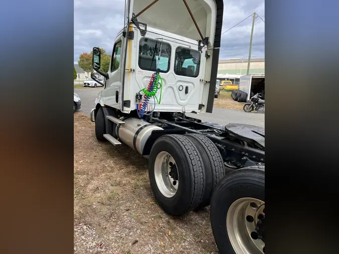 2020 FREIGHTLINER/MERCEDES NEW CASCADIA 116