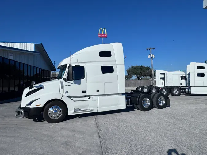 2019 VOLVO VNL64T760