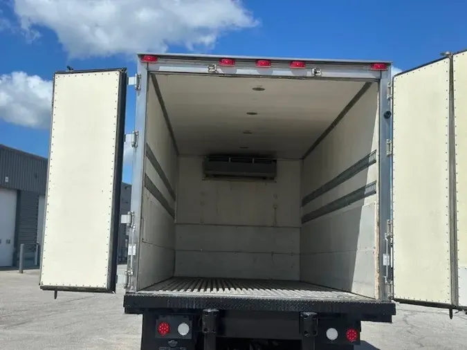 2017 FREIGHTLINER M2