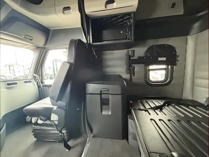 2022 Freightliner Cascadia 126
