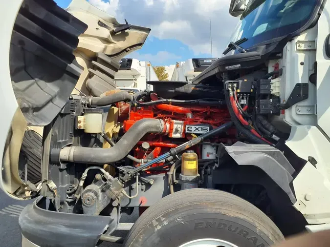 2019 NAVISTAR INTERNATIONAL LT625 SLPR CAB