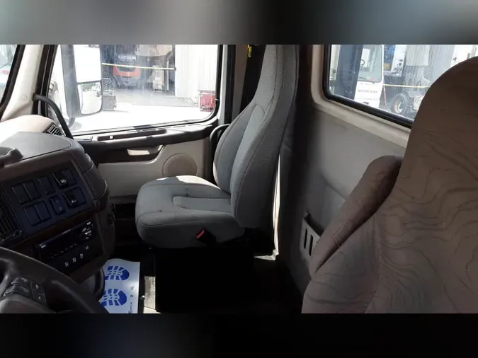 2018 Volvo VNL300