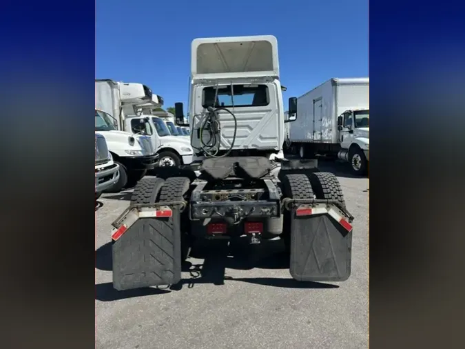 2019 NAVISTAR INTERNATIONAL RH613 DAYCAB S/A