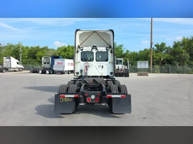 2020 Freightliner Cascadia 126