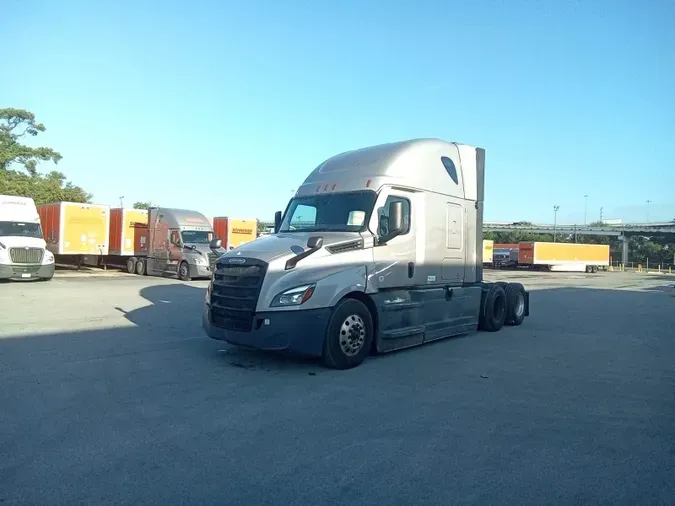 2023 Freightliner Cascadia 126