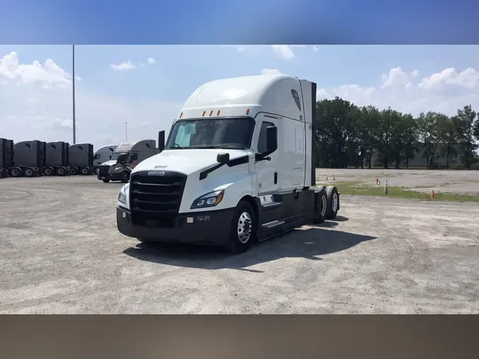 2022 Freightliner Cascadia 126