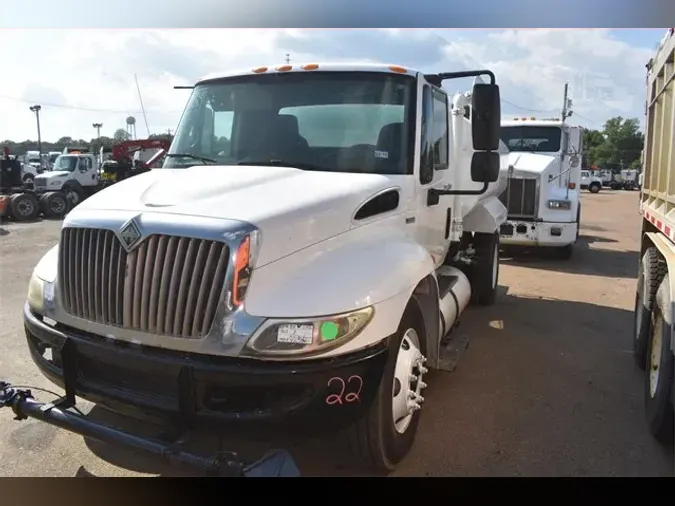 2010 INTERNATIONAL DURASTAR 4300