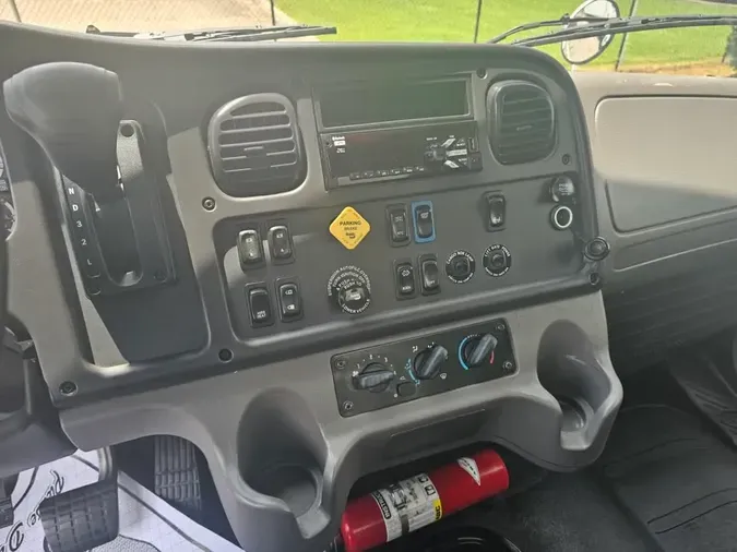 2020 FREIGHTLINER M2 106