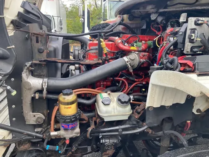 2017 FREIGHTLINER/MERCEDES M2 106