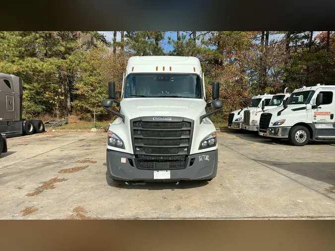 2021 Freightliner Cascadia 126734e4b21e7f437027baef1284ce96b11