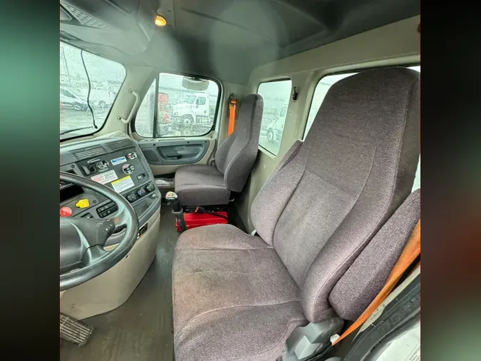 2018 FREIGHTLINER/MERCEDES CASCADIA 113