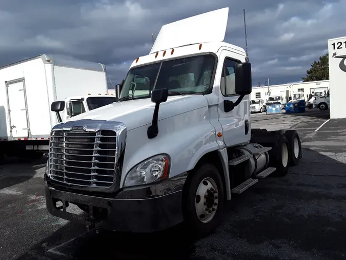 2018 FREIGHTLINER/MERCEDES CASCADIA 125