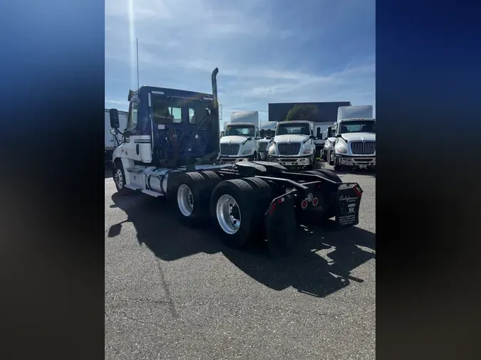 2020 FREIGHTLINER/MERCEDES CASCADIA 125735321a7c160c6d34391eb936ab2d639