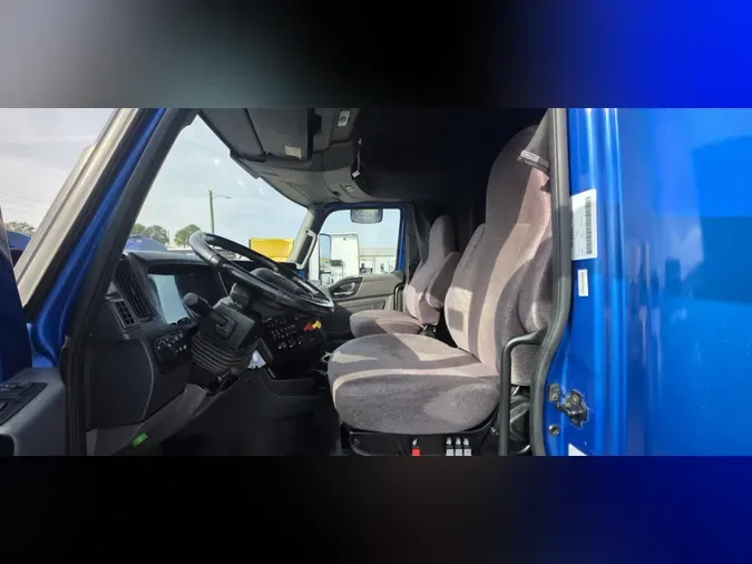 2022 International LT625