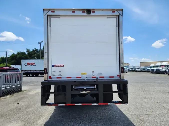 2018 FREIGHTLINER M2 106