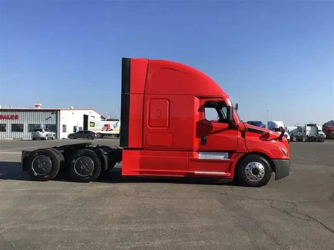 2022 FREIGHTLINER CASCADIA