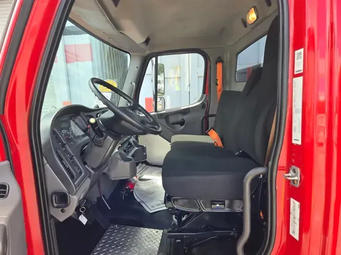 2018 FREIGHTLINER M2 106