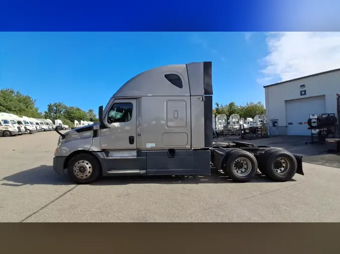 2023 Freightliner Cascadia 126