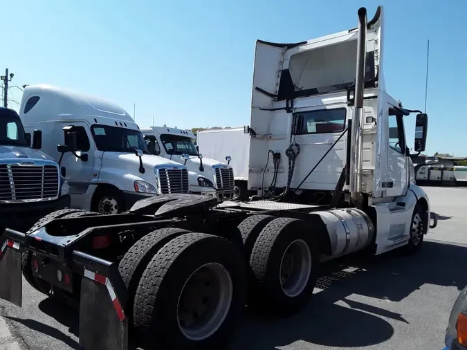 2019 VOLVO VNL64T-300