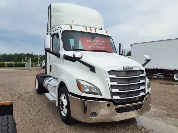 2019 FREIGHTLINER NEW CASCADIA 126