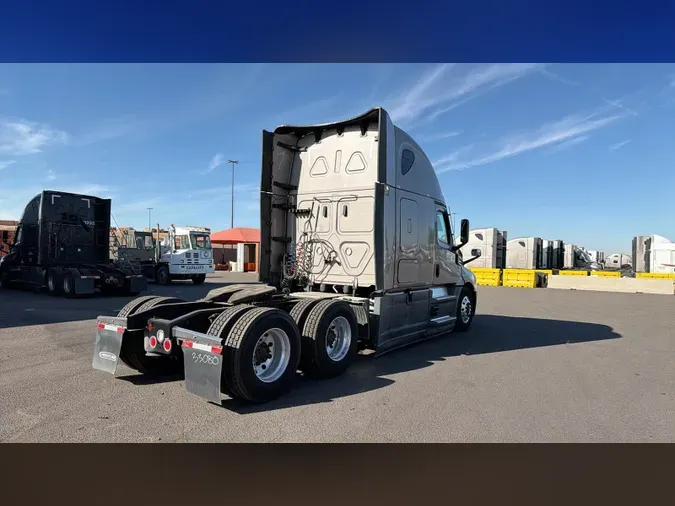 2025 Freightliner Cascadia 126