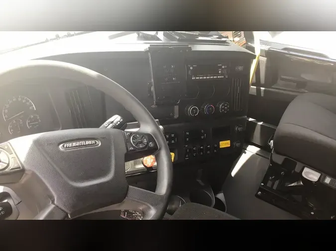 2023 Freightliner Cascadia 126735de0a47c53f82f8c050fe096045992