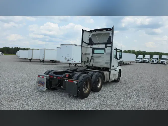 2018 Volvo VNL300