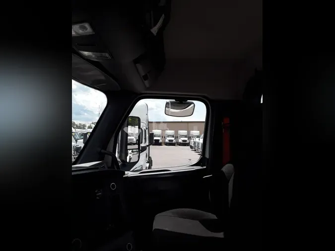 2020 FREIGHTLINER NEW CASCADIA 126