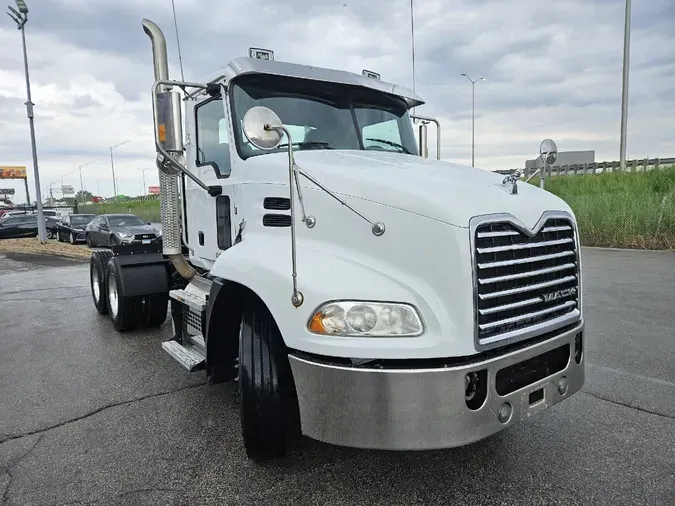 2018 MACK CXU613