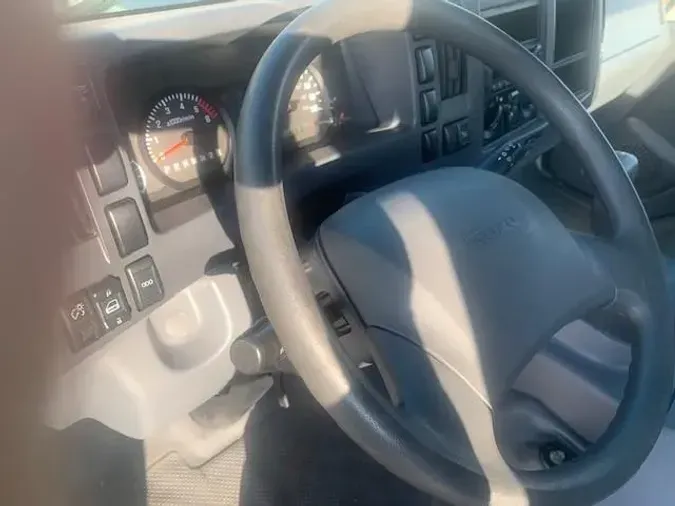 2018 Isuzu NPR73671ce0f462a744075069c4eef3523b