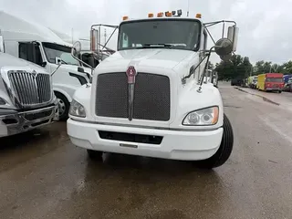 2019 KENWORTH T370